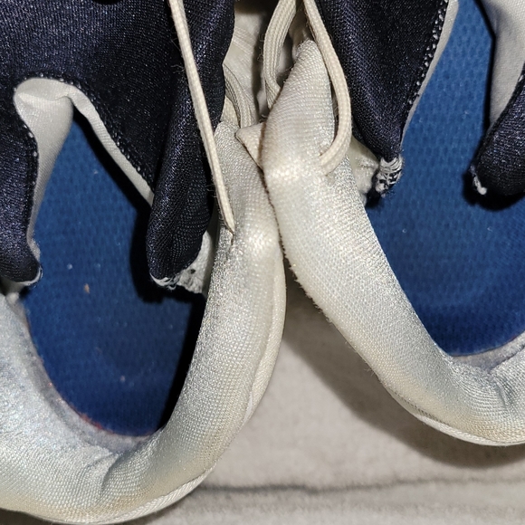 NIKE Women's size 9.5 white/red high top Basketball Shoes - Picture 6 of 15